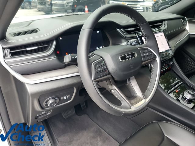 Used 2025 Jeep Grand Cherokee Limited RWD image 19