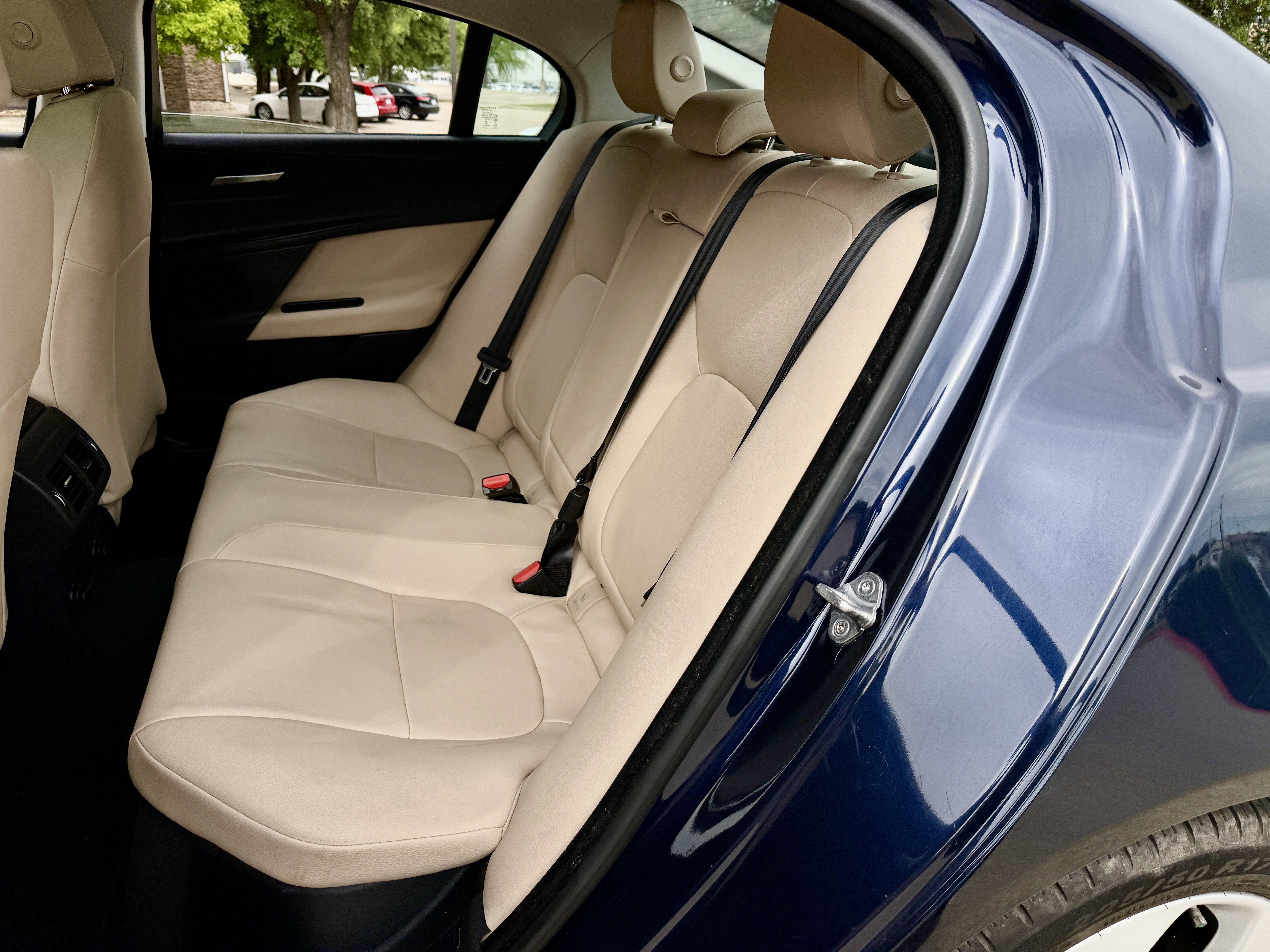 Used 2018 Jaguar XE image 17