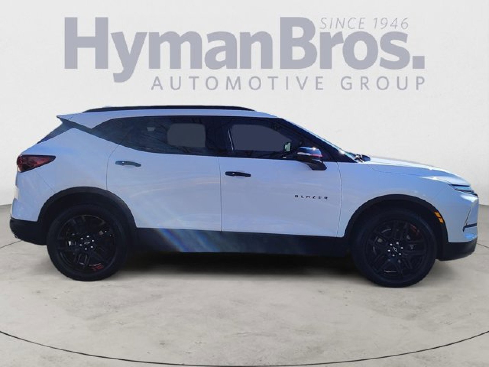 Used 2023 Chevrolet Blazer LT image 2