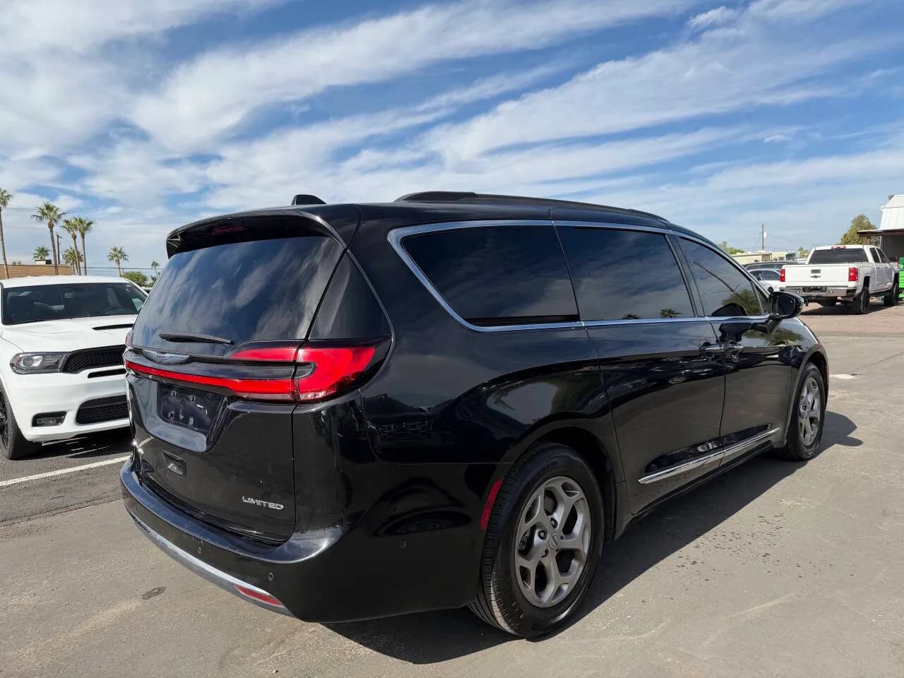 Used 2022 Chrysler Pacifica Limited FWD image 7