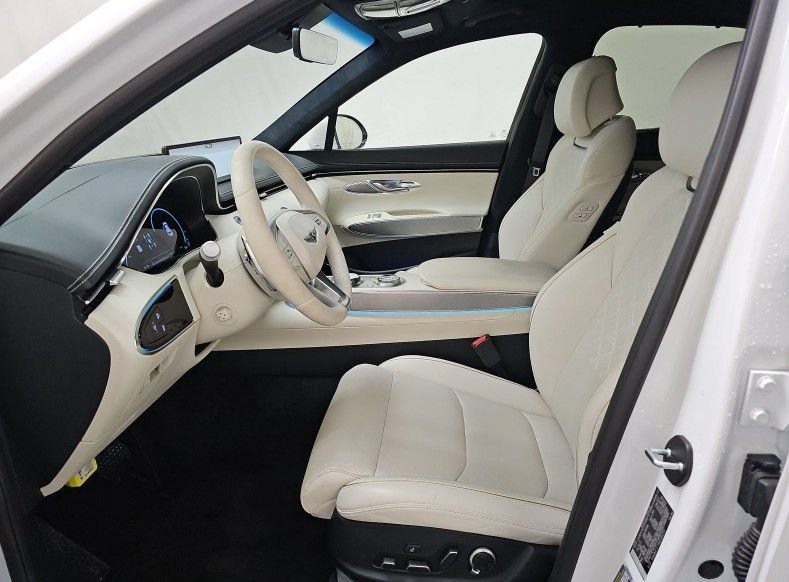Used 2024 Genesis Electrified GV70 w/ Prestige Package AWD/4WD image 6