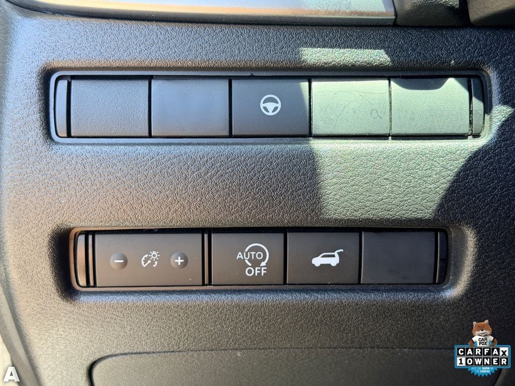 Used 2025 Nissan Rogue SV AWD/4WD image 19
