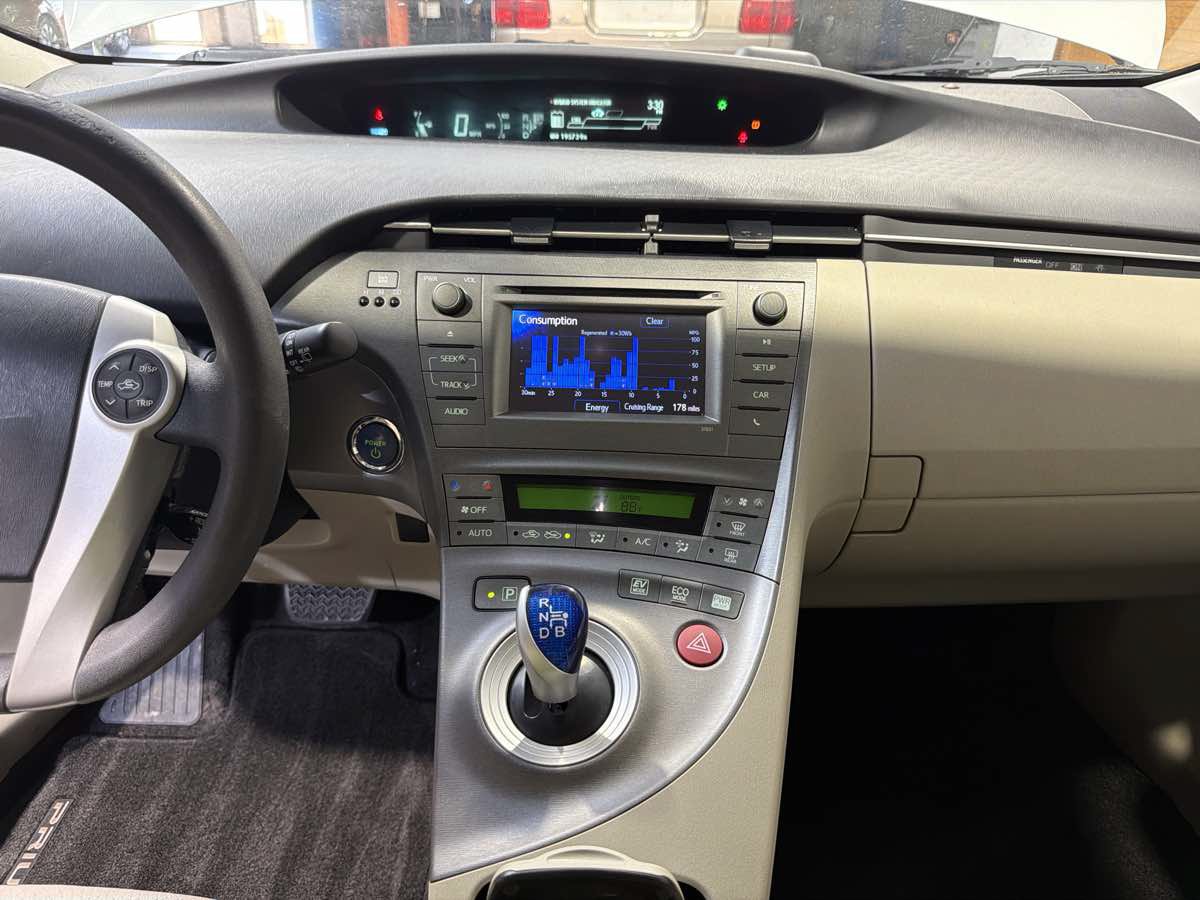 Used 2012 Toyota Prius Two FWD image 17