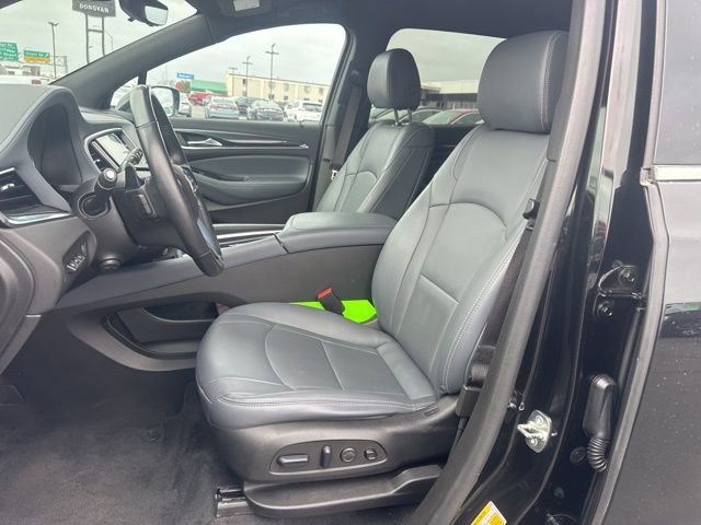 Used 2024 Buick Enclave Premium image 17