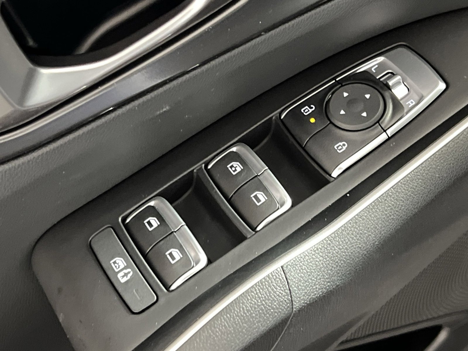 New 2026 Kia Sorento S image 13