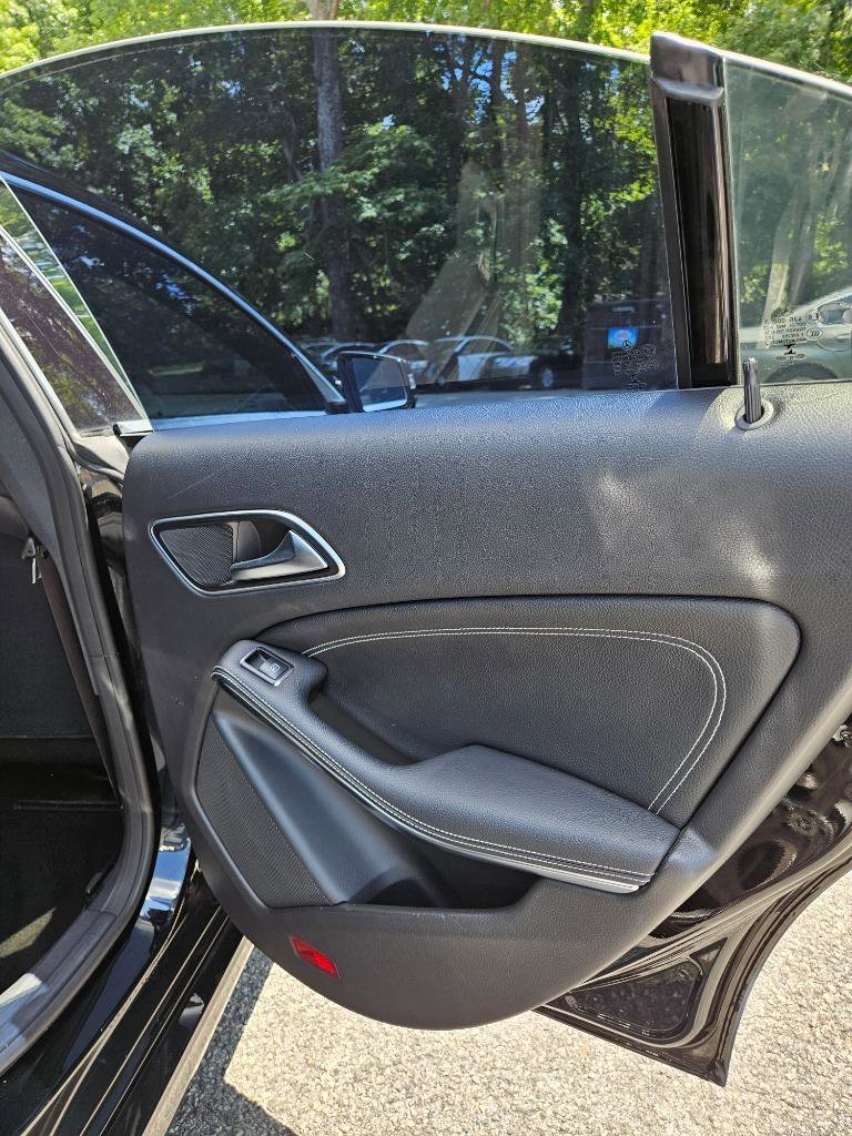 Used 2018 Mercedes-Benz CLA 250 image 38