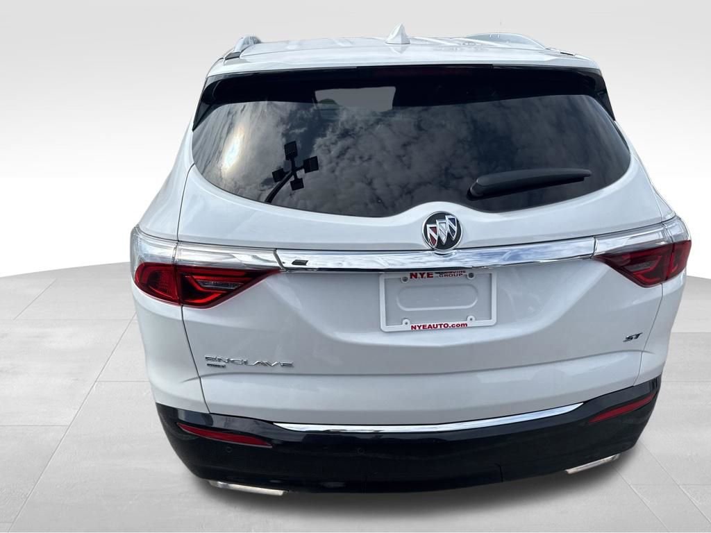 Used 2022 Buick Enclave Essence w/ Sport Touring Edition image 4