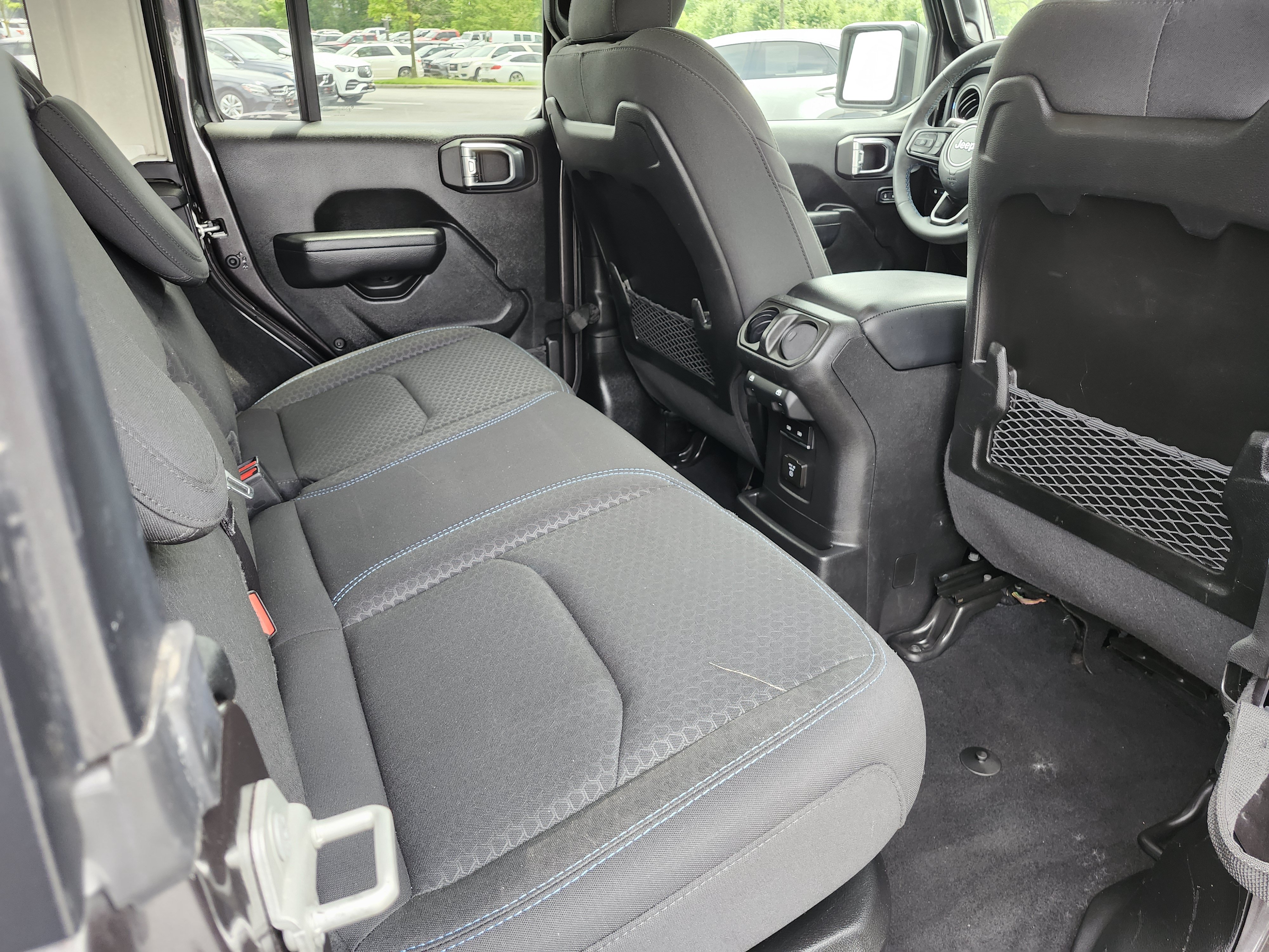 Used 2024 Jeep Wrangler Unlimited Rubicon 4xe w/ Convenience Group AWD/4WD image 22