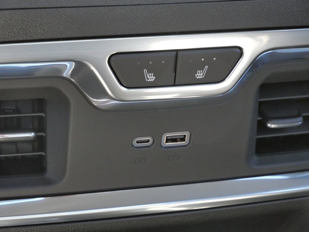 New 2026 GMC Sierra 3500 Denali w/ Denali Reserve Package image 37