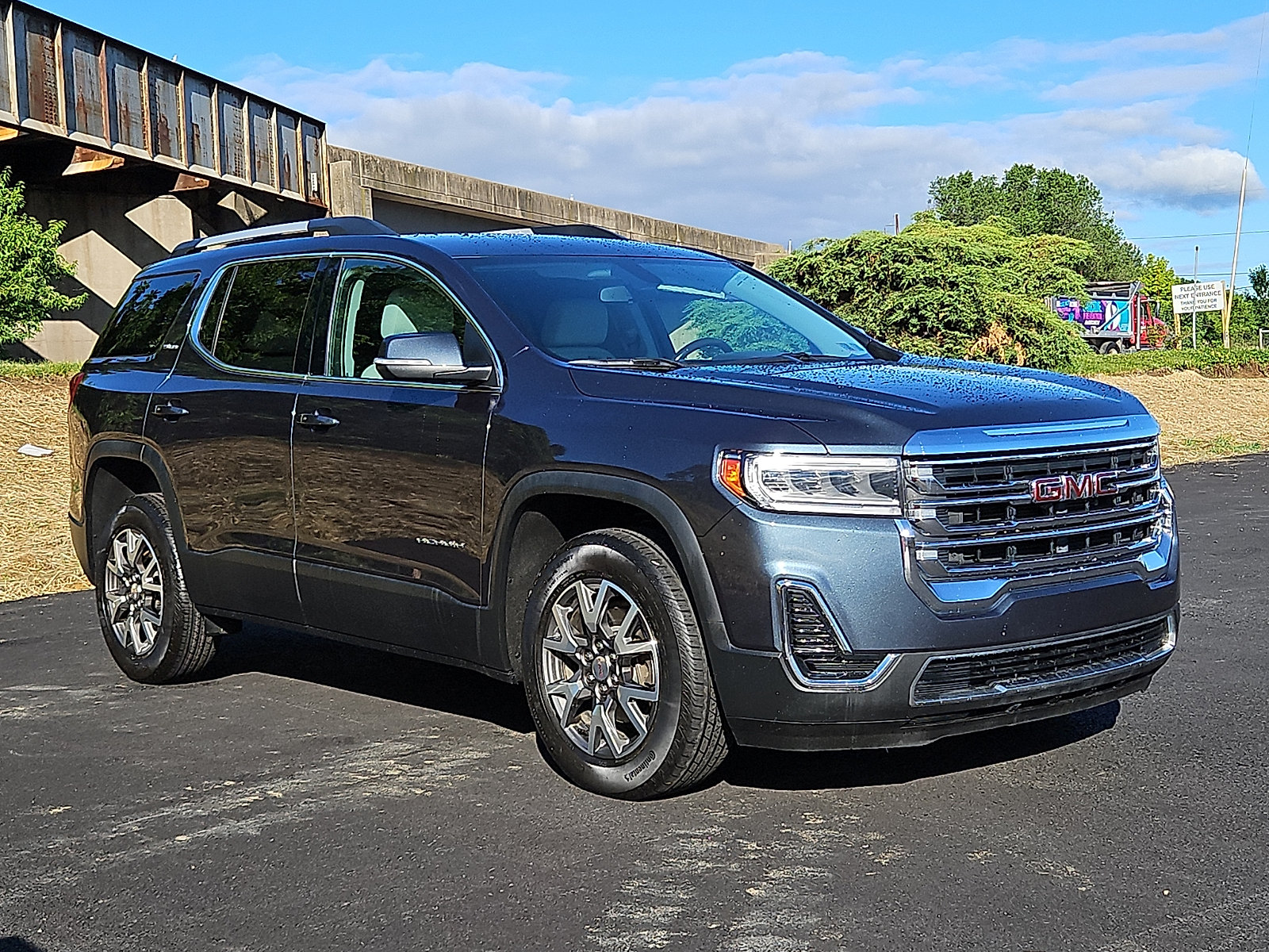 Used 2020 GMC Acadia SLE w/ Driver Convenience Package FWD image 1