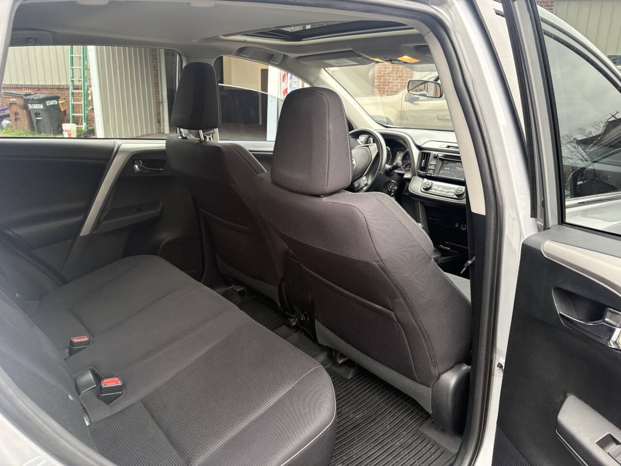 Used 2016 Toyota RAV4 XLE AWD/4WD image 12