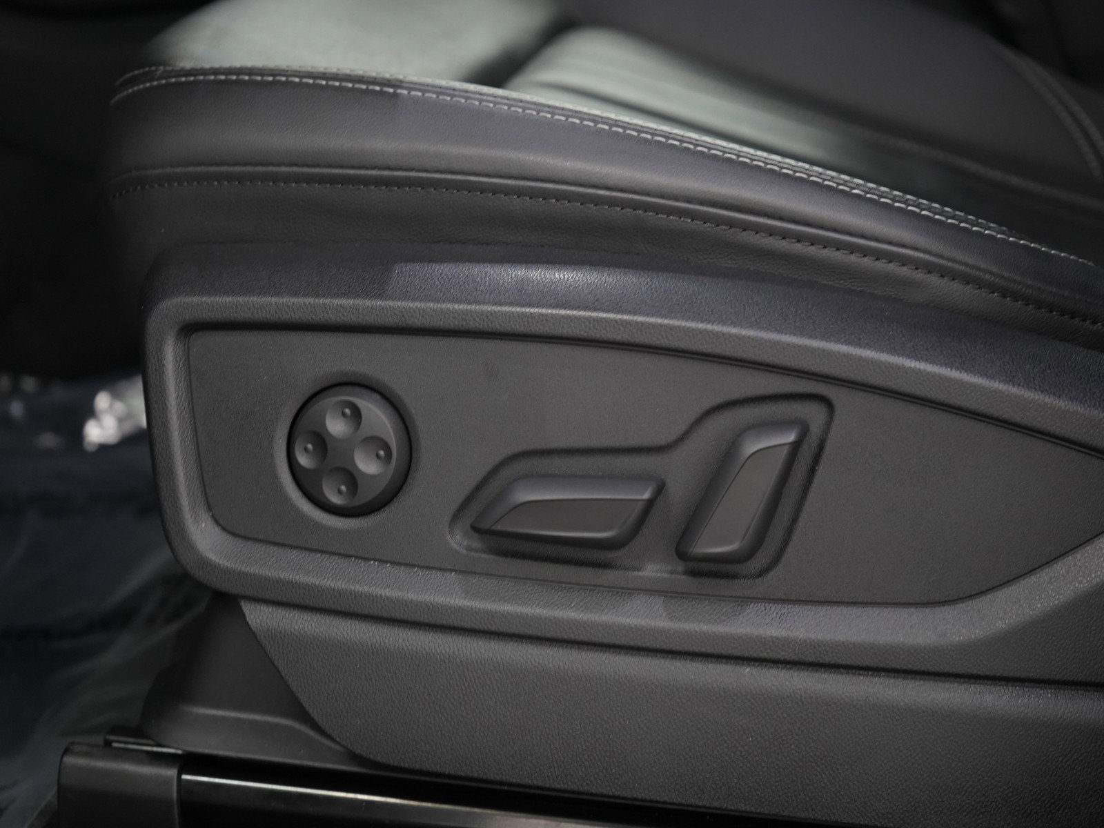 Used 2023 Audi Q5 2.0T Premium Plus w/ Premium Plus Package image 29