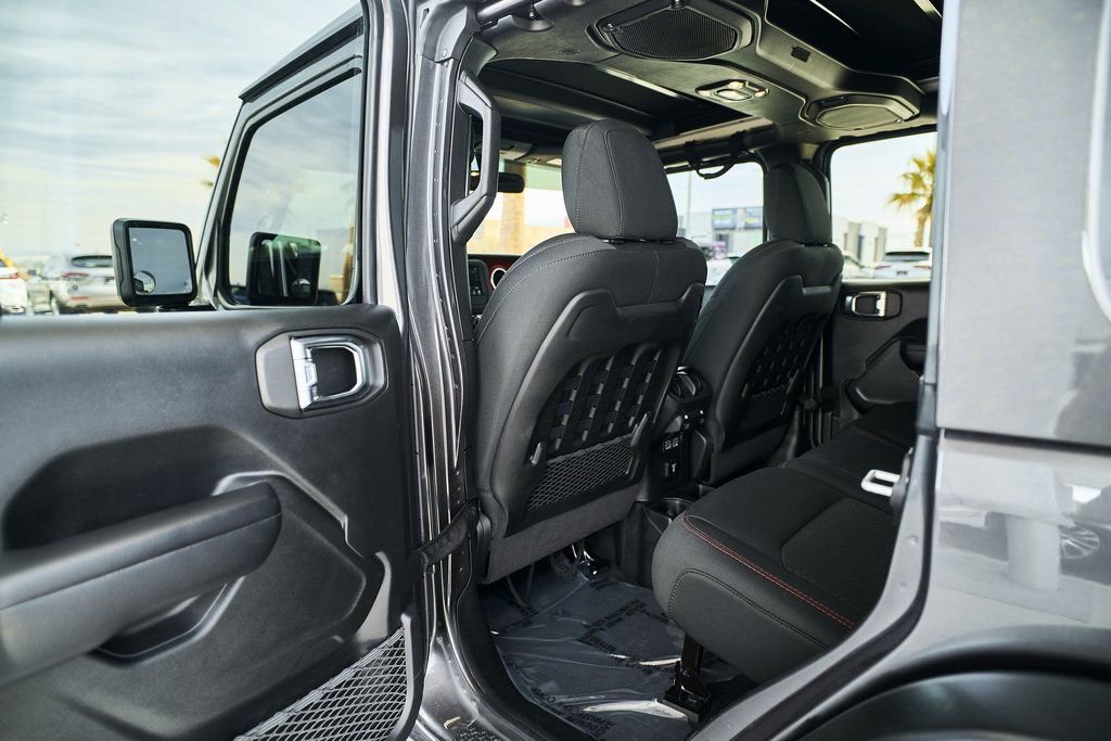 Used 2021 Jeep Wrangler Unlimited Rubicon image 17