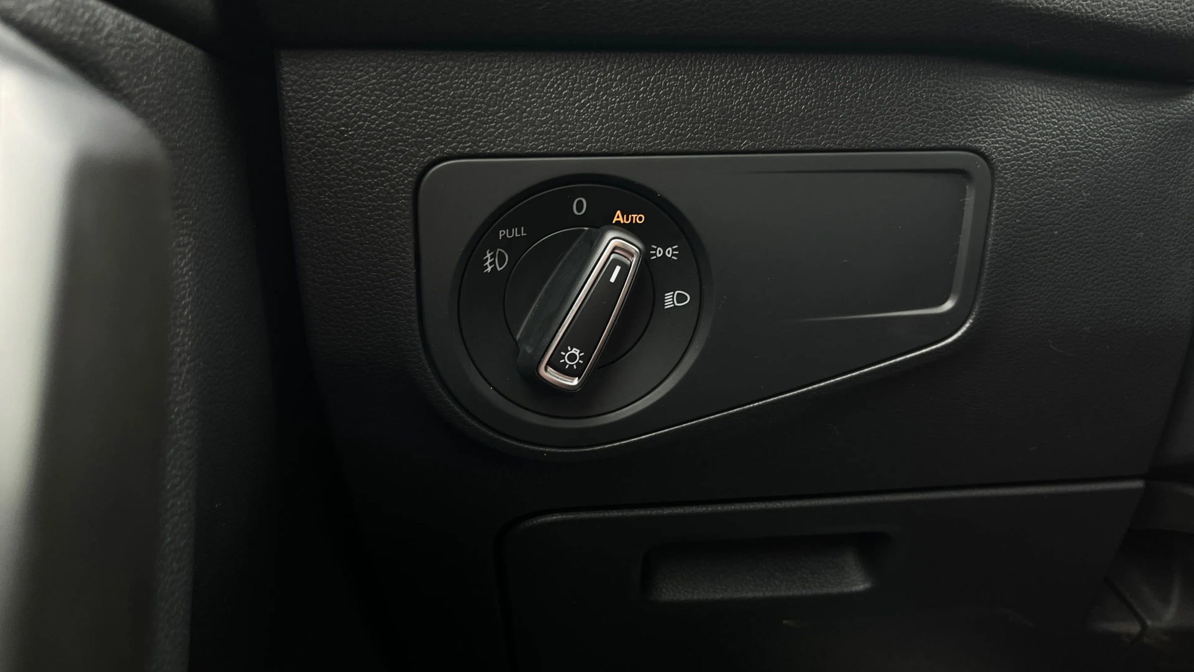 Used 2021 Volkswagen Tiguan SE R-Line image 19