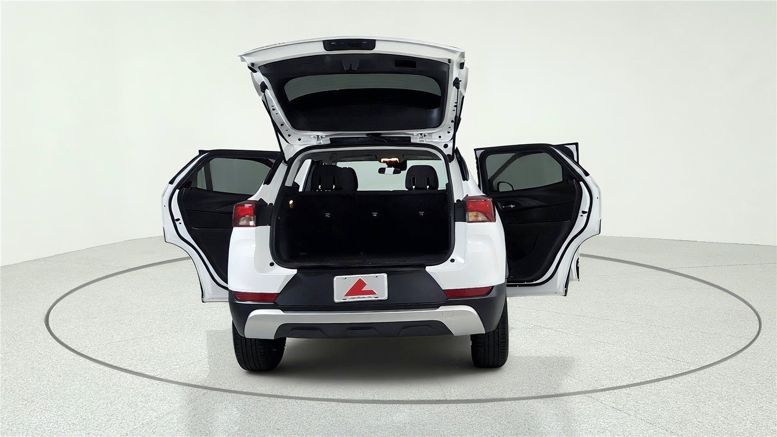Used 2023 Chevrolet TrailBlazer LT FWD image 13