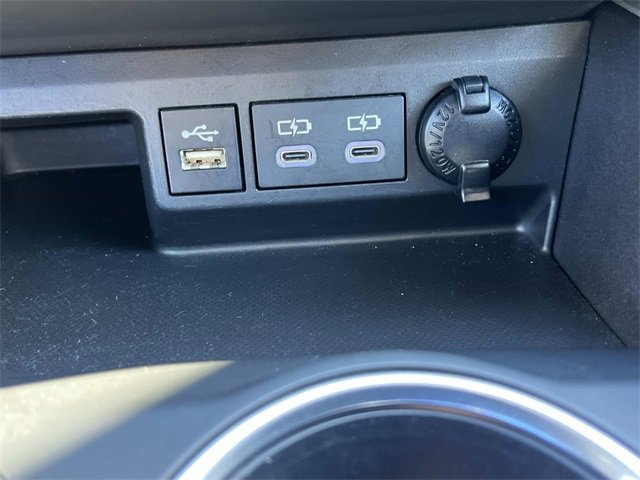 Used 2024 Toyota Highlander LE image 36