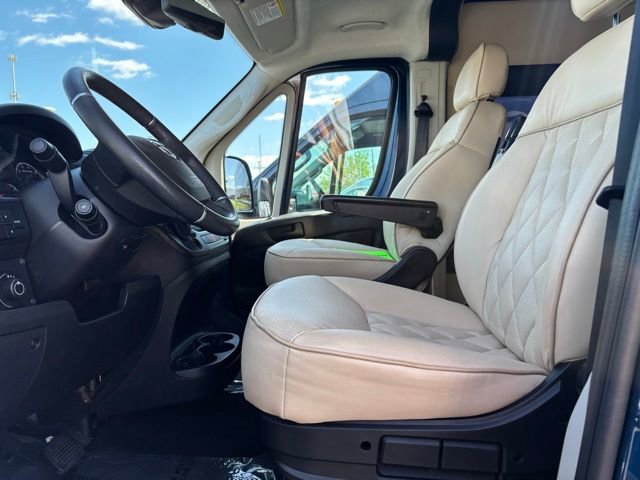 Used 2021 RAM ProMaster 2500 w/ Premium Appearance Group FWD image 16