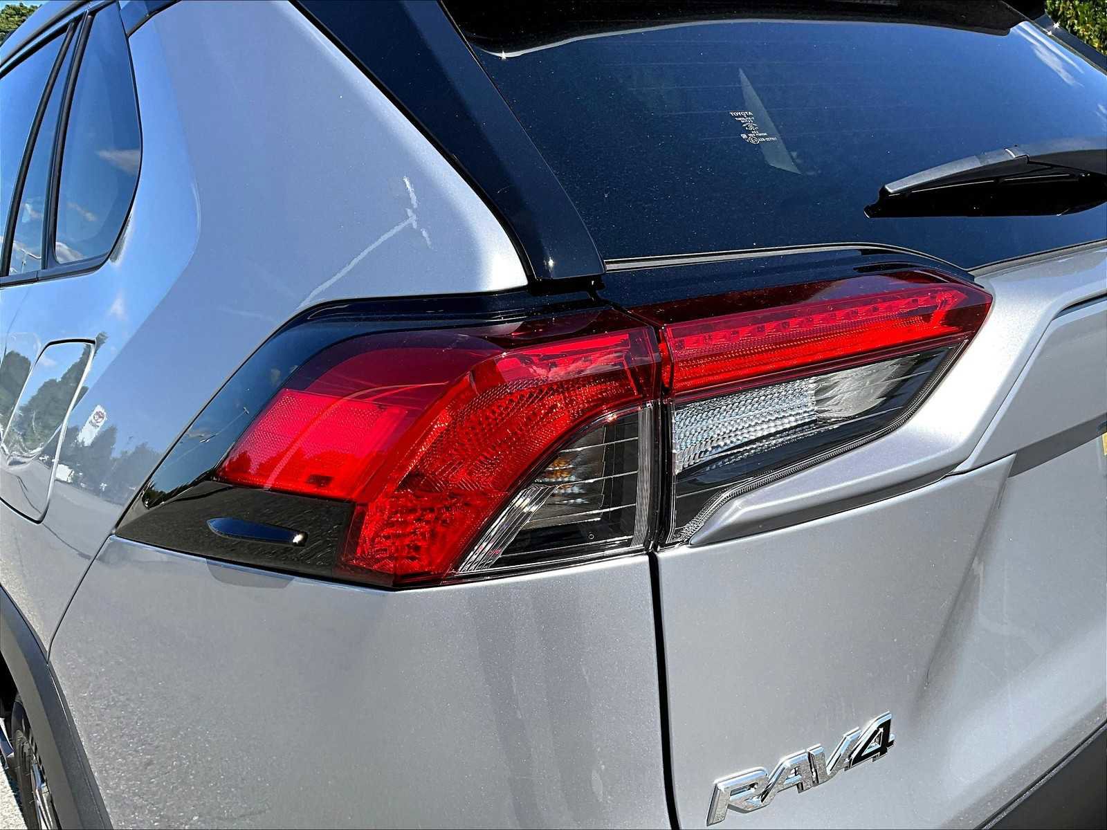 Used 2025 Toyota RAV4 XLE Premium image 34