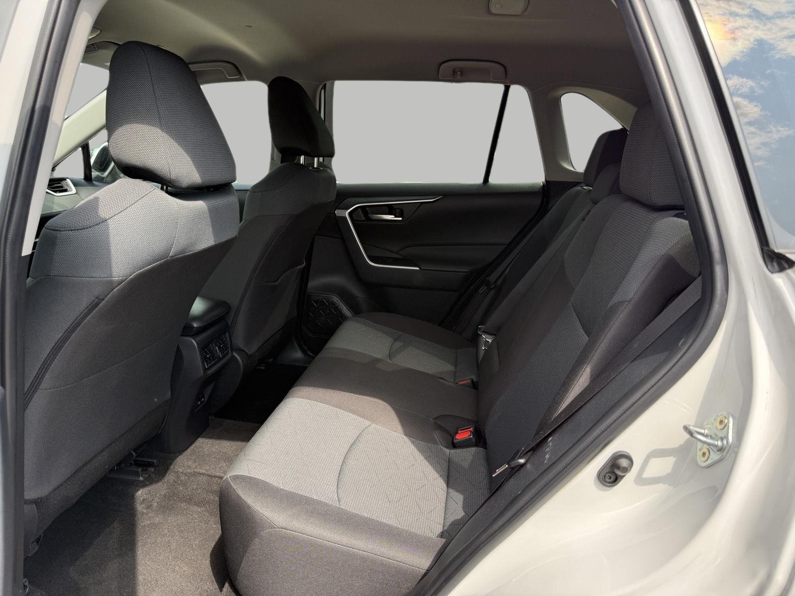 Used 2025 Toyota RAV4 XLE AWD/4WD image 24
