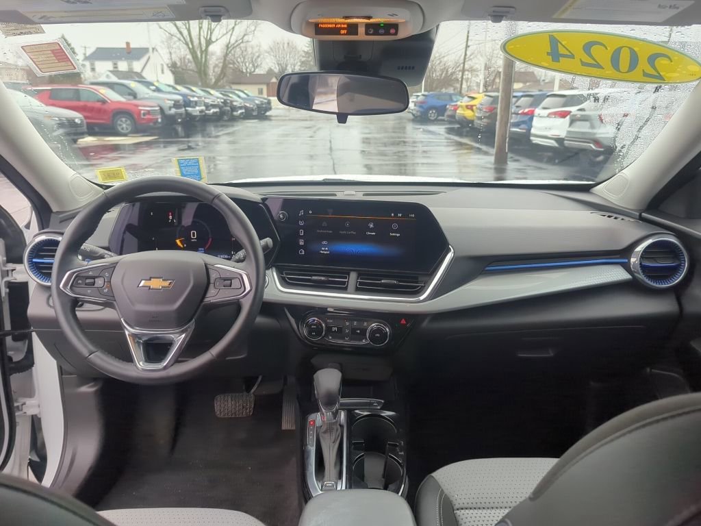 Certified 2024 Chevrolet Trax LT w/ Driver Confidence Package image 19