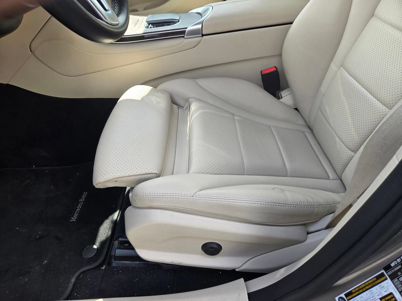 Used 2020 Mercedes-Benz GLC 300 image 11