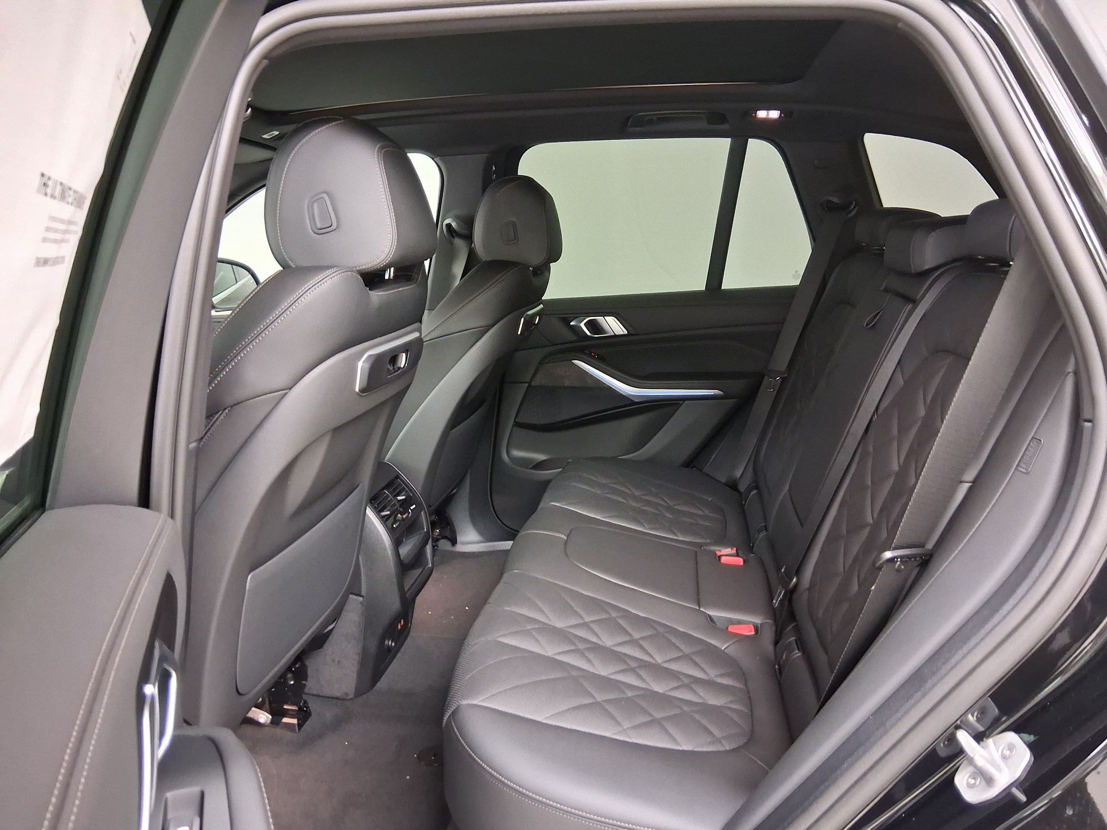 New 2026 BMW X5 xDrive50e w/ Parking Assistance Package AWD/4WD image 20