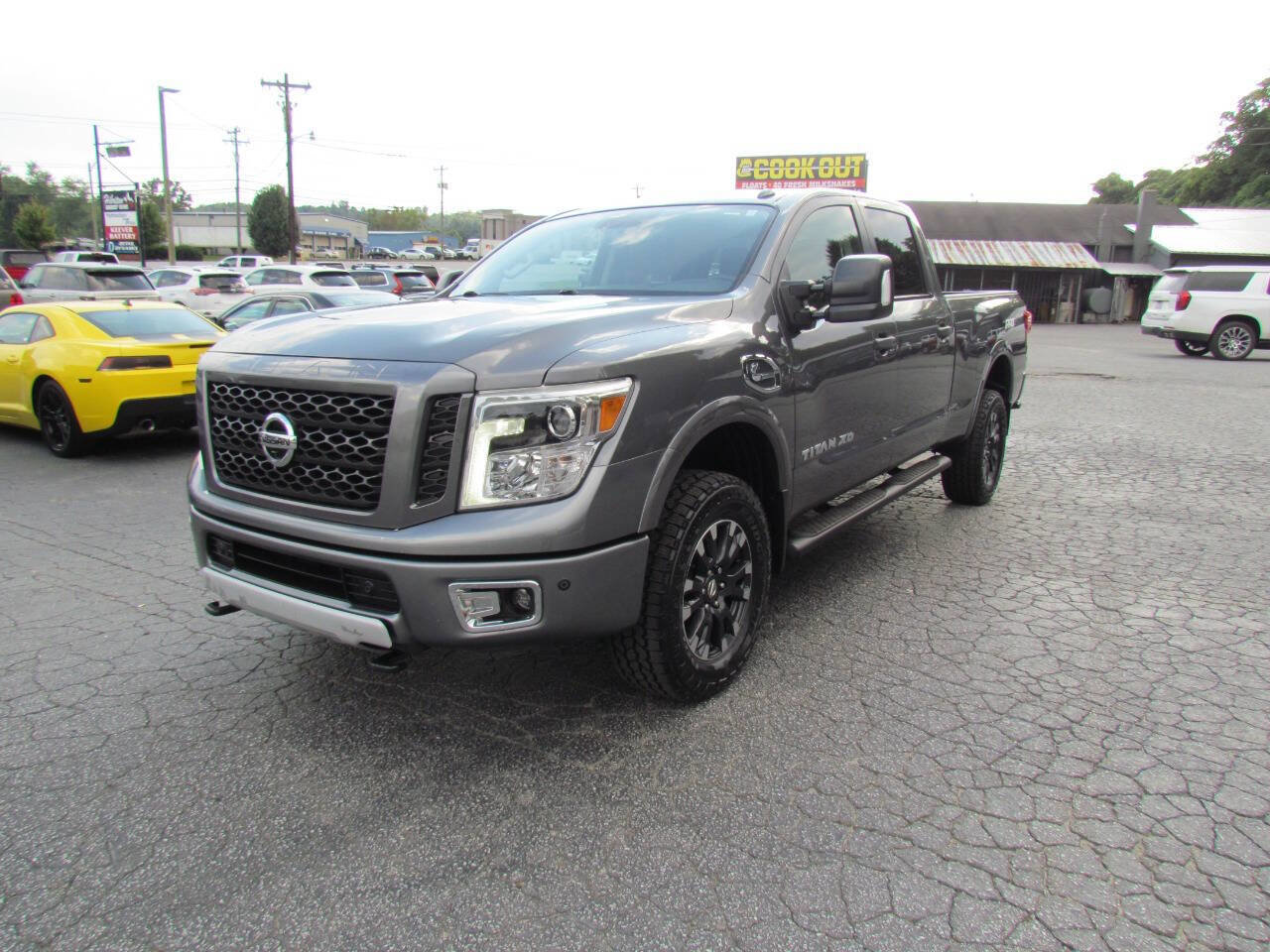 Used 2019 Nissan Titan PRO-4X w/ Pro-4x Convenience Package image 3