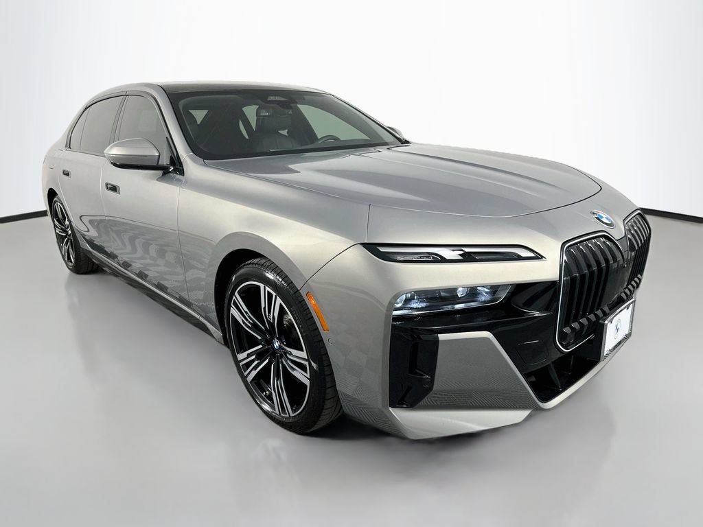 Certified 2025 BMW 740i w/ Premium Package RWD image 3