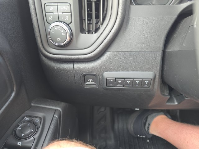 New 2026 GMC Sierra 2500 Pro w/ Convenience Package AWD/4WD image 16