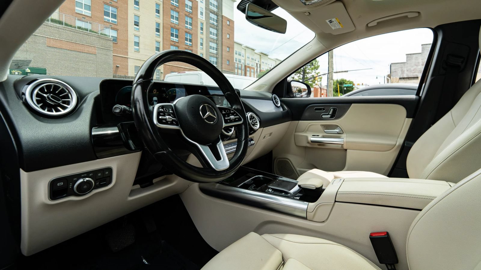 Used 2022 Mercedes-Benz GLA 250 4MATIC w/ Premium Package Lite image 33