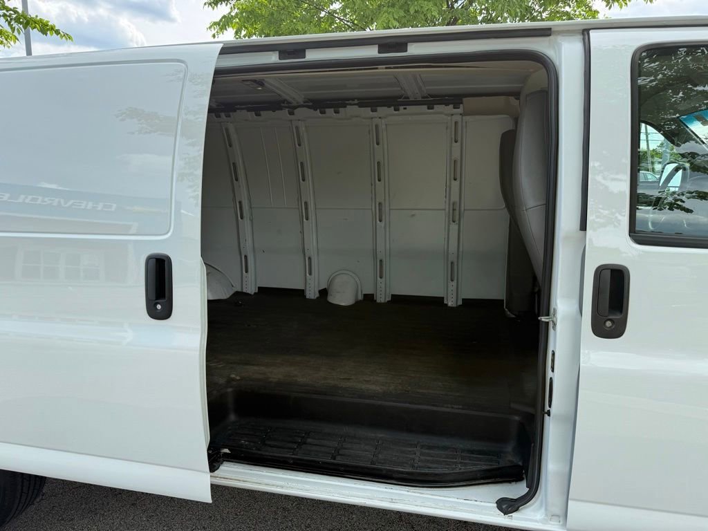 Used 2025 Chevrolet Express 2500 Extended w/ Driver Convenience Package RWD image 13