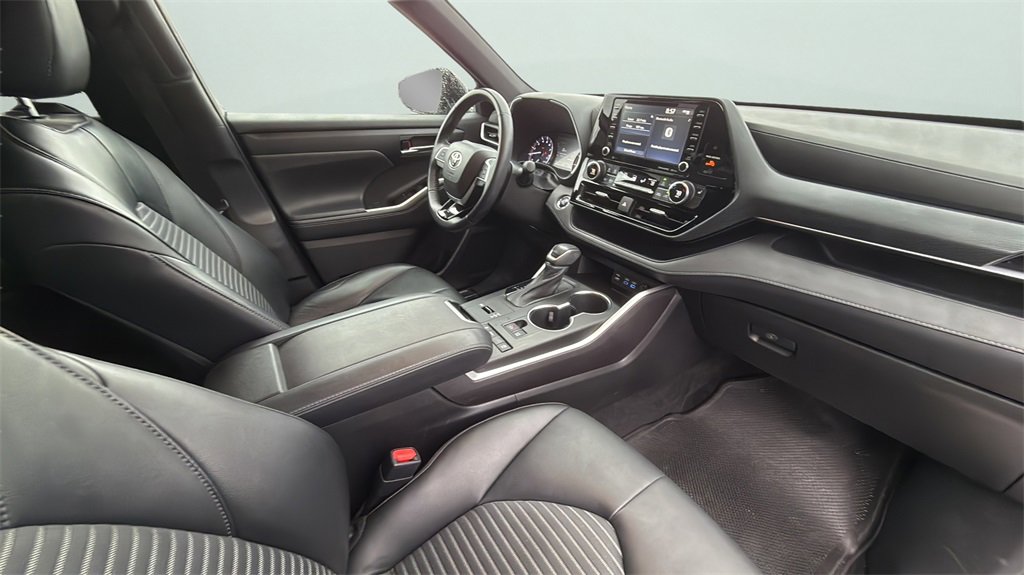 Used 2022 Toyota Highlander XSE image 23