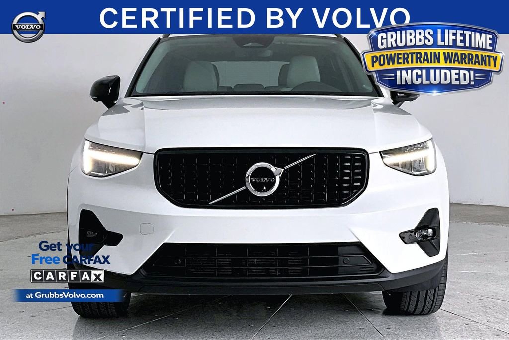 Used 2023 Volvo XC40 B5 Ultimate w/ Protection Package Premier AWD/4WD image 3