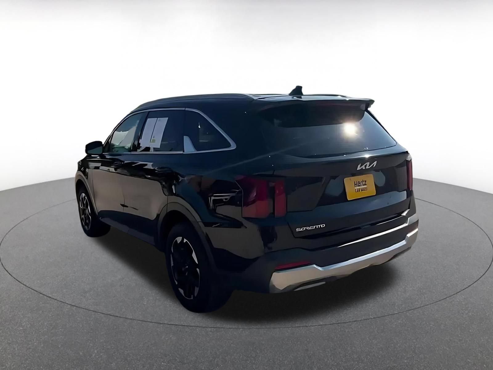 Used 2024 Kia Sorento S FWD image 11
