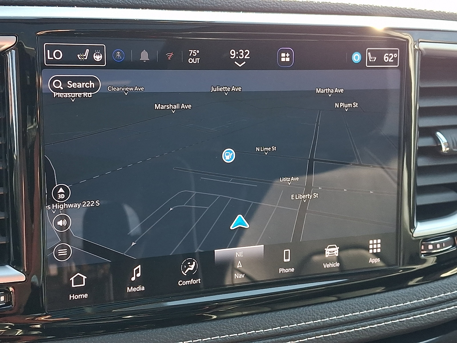 Used 2023 Chrysler Pacifica Limited w/ Uconnect Theater Family Group FWD image 20