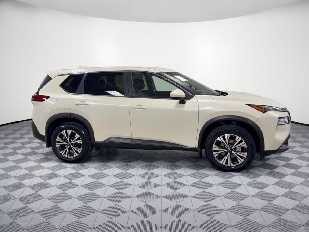 Used 2023 Nissan Rogue SV FWD image 8