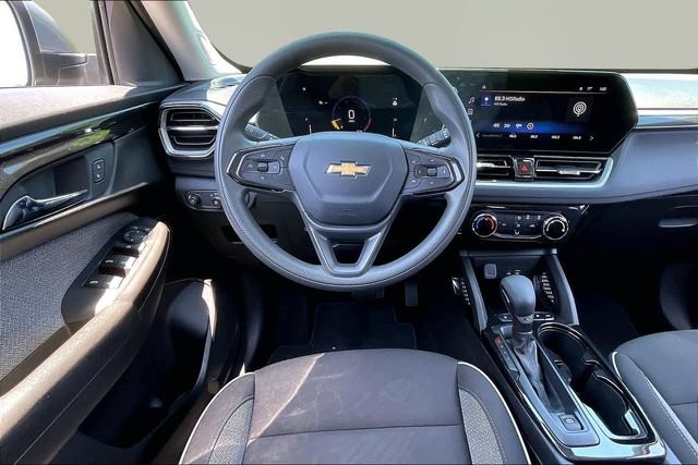 Used 2025 Chevrolet TrailBlazer LT AWD/4WD image 8
