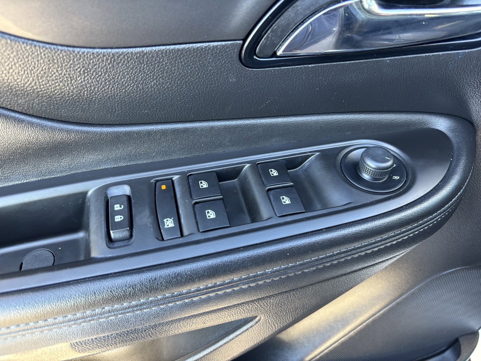 Used 2017 Buick Encore Essence image 16