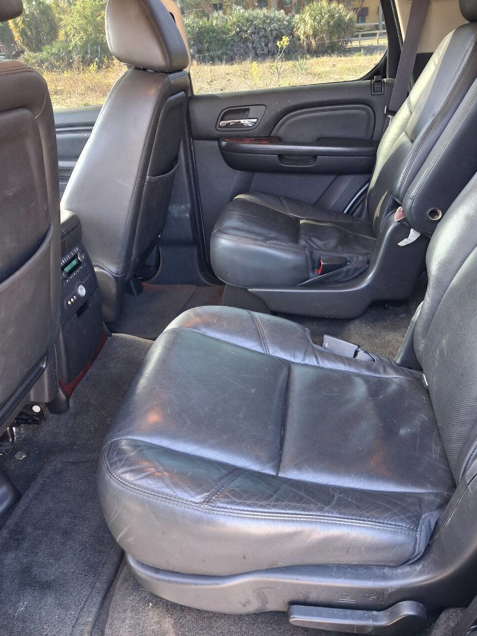 Used 2013 Cadillac Escalade Luxury RWD image 15