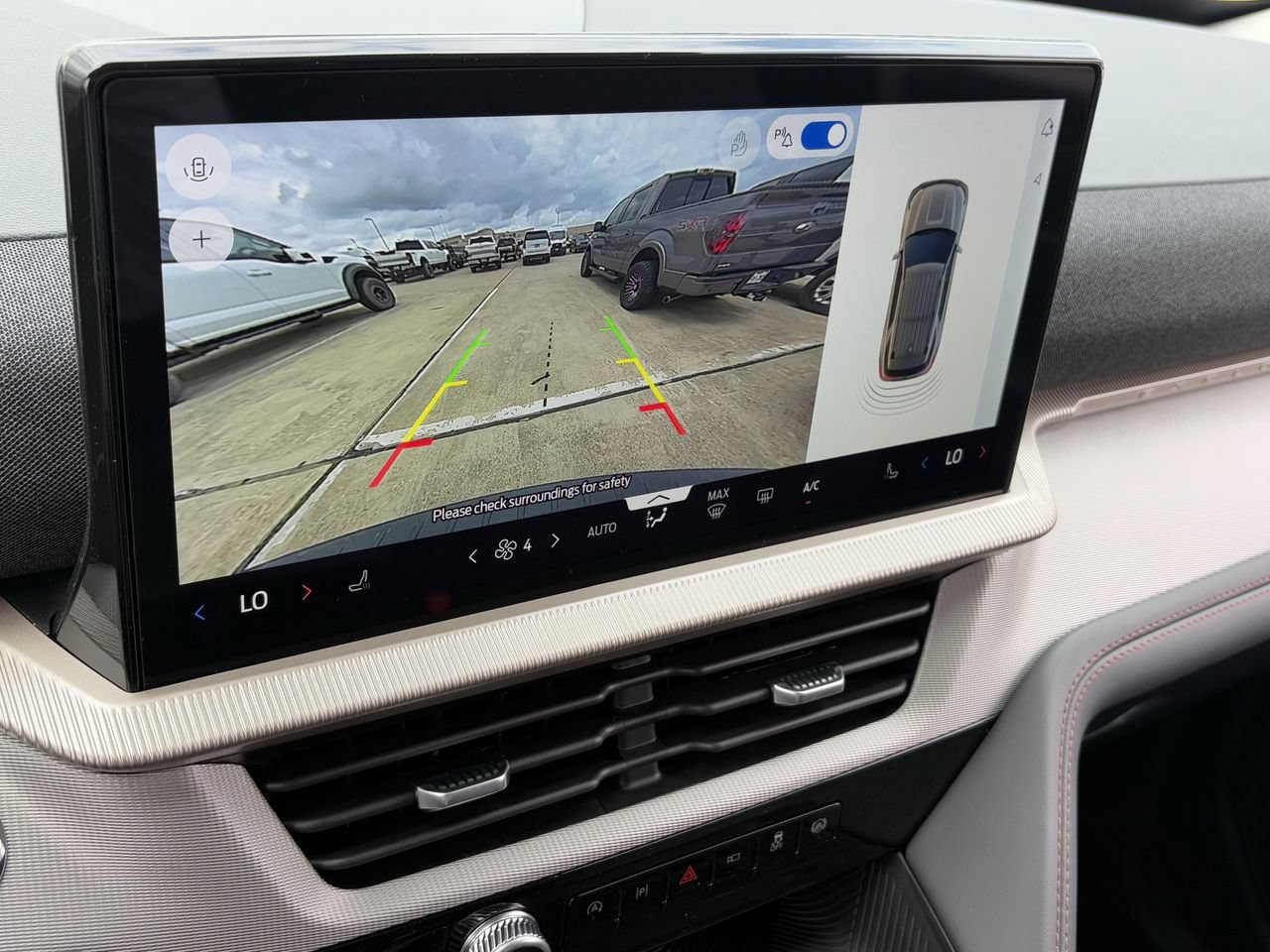 New 2026 Ford Explorer Active RWD image 19