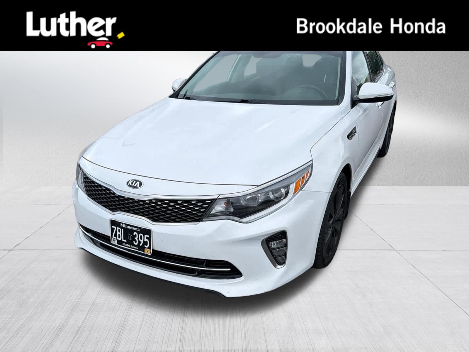 Used 2018 Kia Optima S w/ Option Group 020 FWD image 1