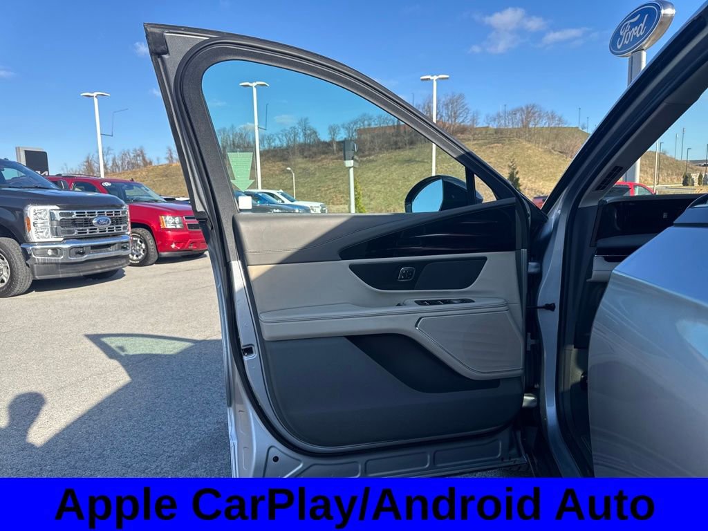 Used 2024 Lincoln Nautilus Premier AWD/4WD image 25
