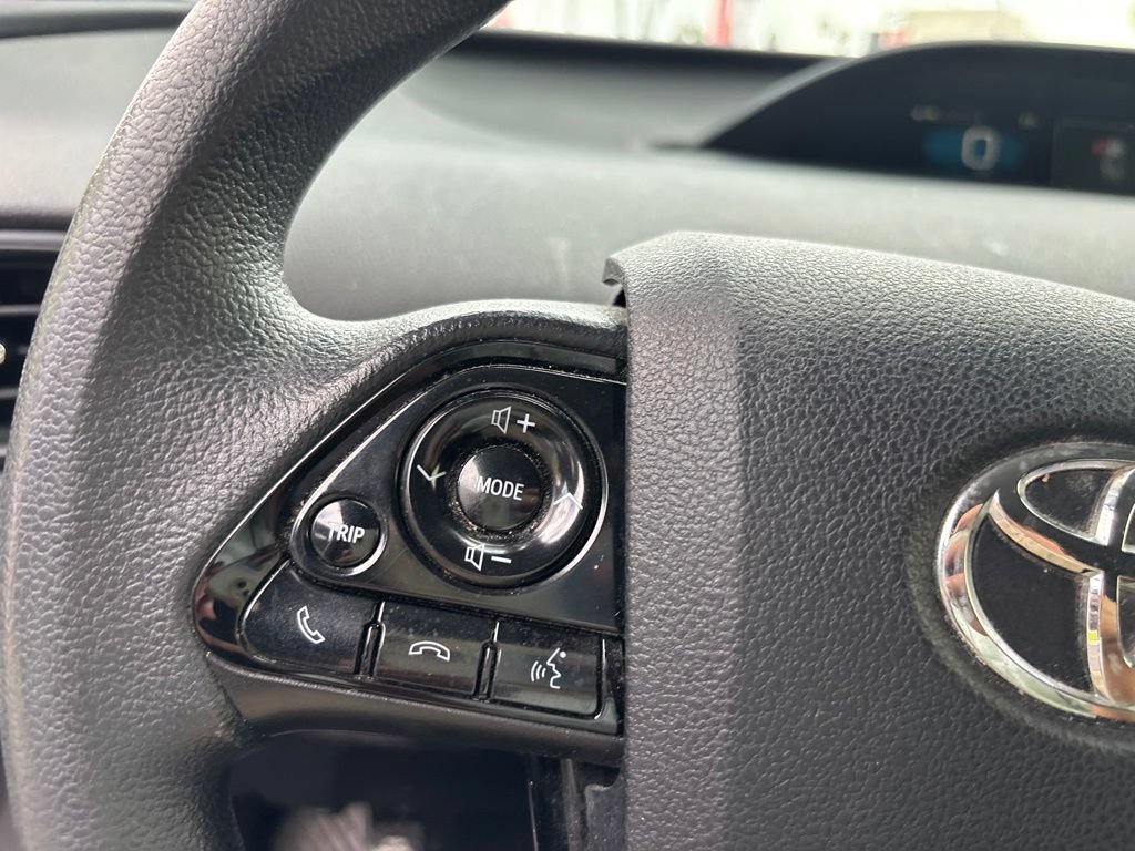 Used 2022 Toyota Prius LE FWD image 18