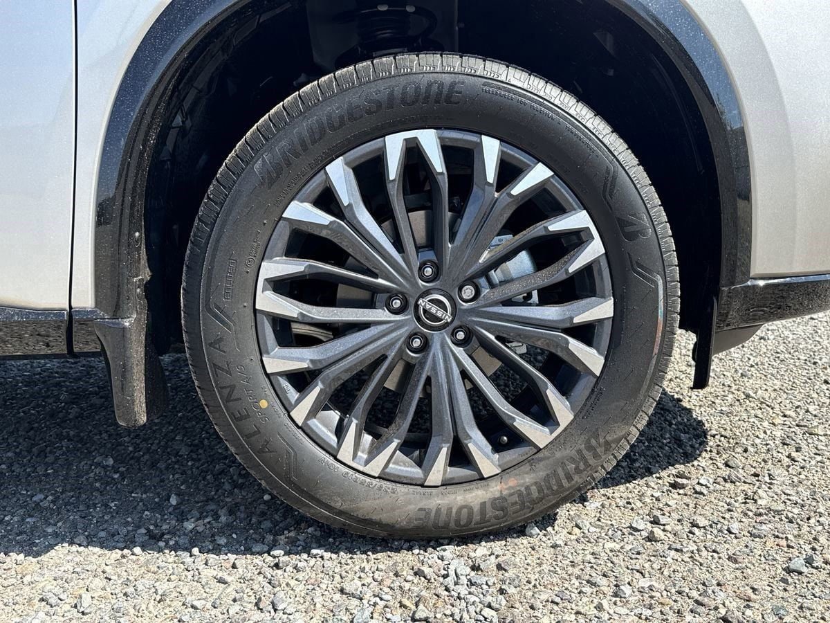 New 2026 Nissan Rogue Platinum image 9