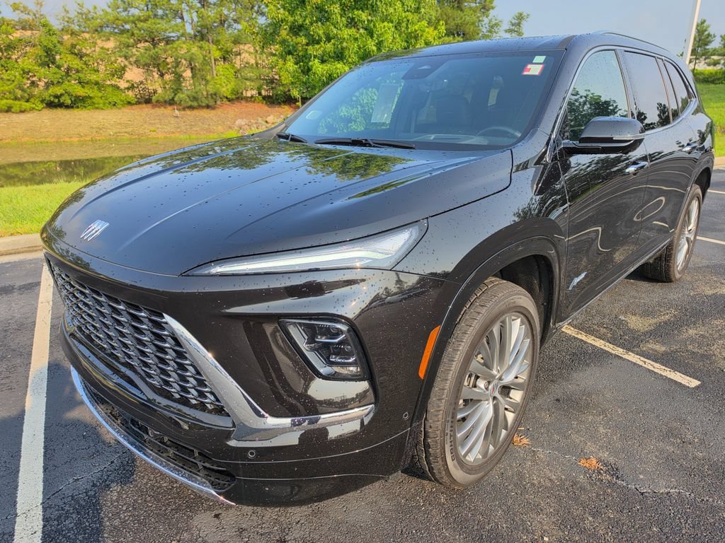 Used 2026 Buick Enclave Avenir w/ Super Cruise Package AWD/4WD image 3