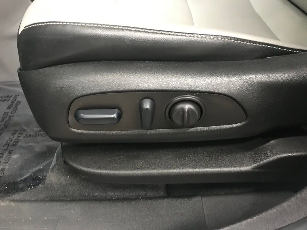 Used 2022 GMC Terrain SLT w/ Infotainment Package II image 13