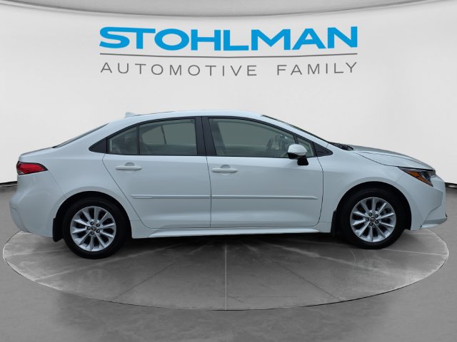 Used 2022 Toyota Corolla LE w/ LE Convenience Package FWD image 4
