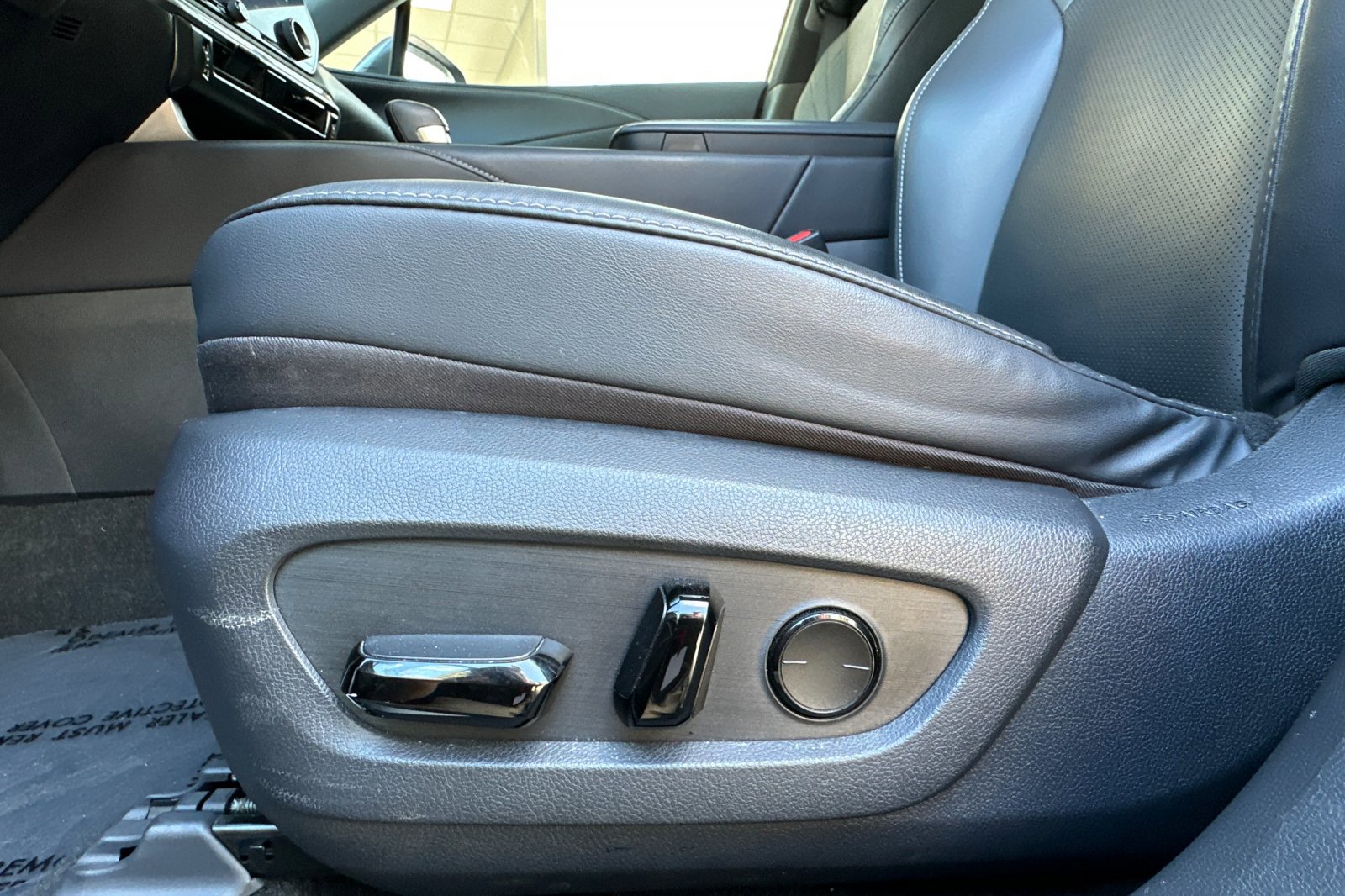 Used 2023 Lexus RX 350h image 14