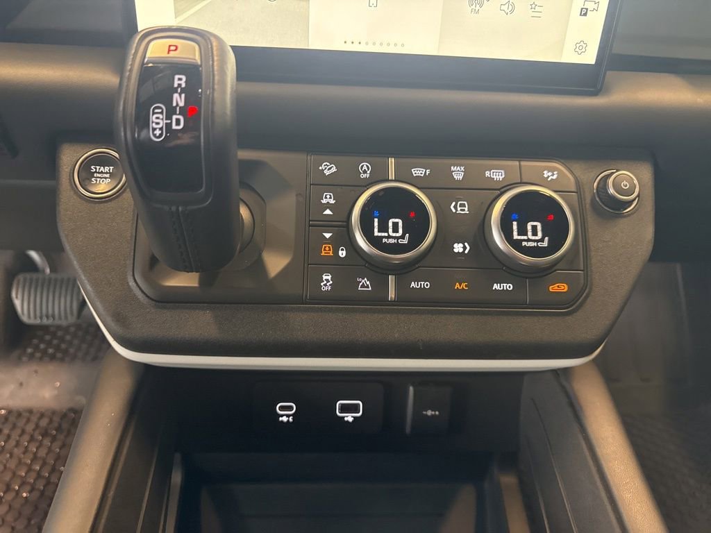 Used 2024 Land Rover Defender 110 SE image 16