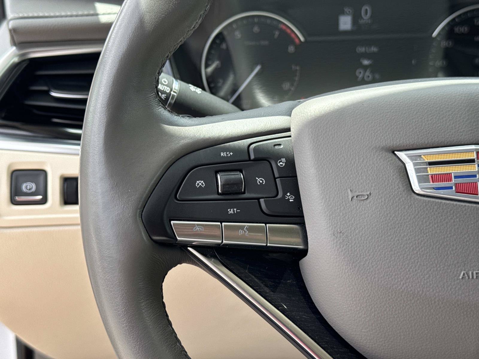 Used 2024 Cadillac XT6 Premium Luxury FWD image 17